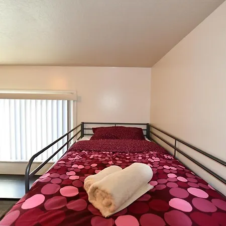 Hostel Style Shared Room-3