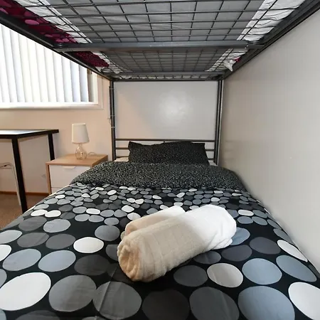 Hostel Style Shared Room-2